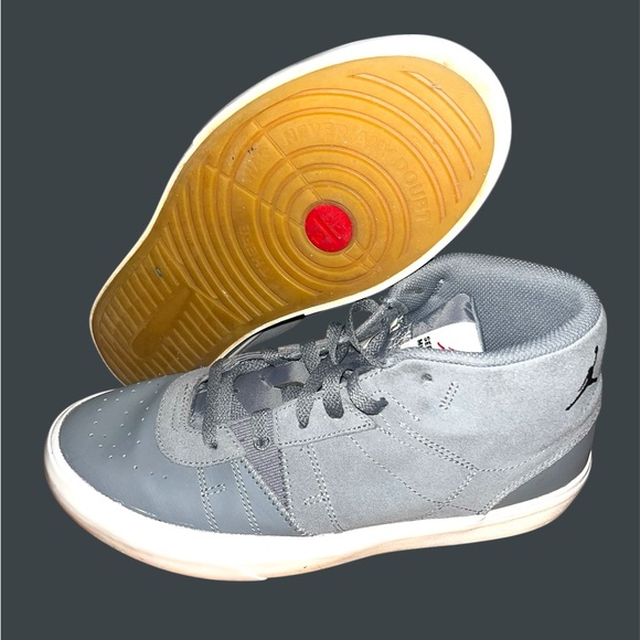 Jordan Series Mid Cool Gray Sneakers